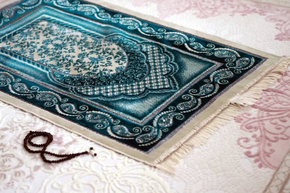 Discover the Best Prayer Mats for Islam – Shop Now | Website Name